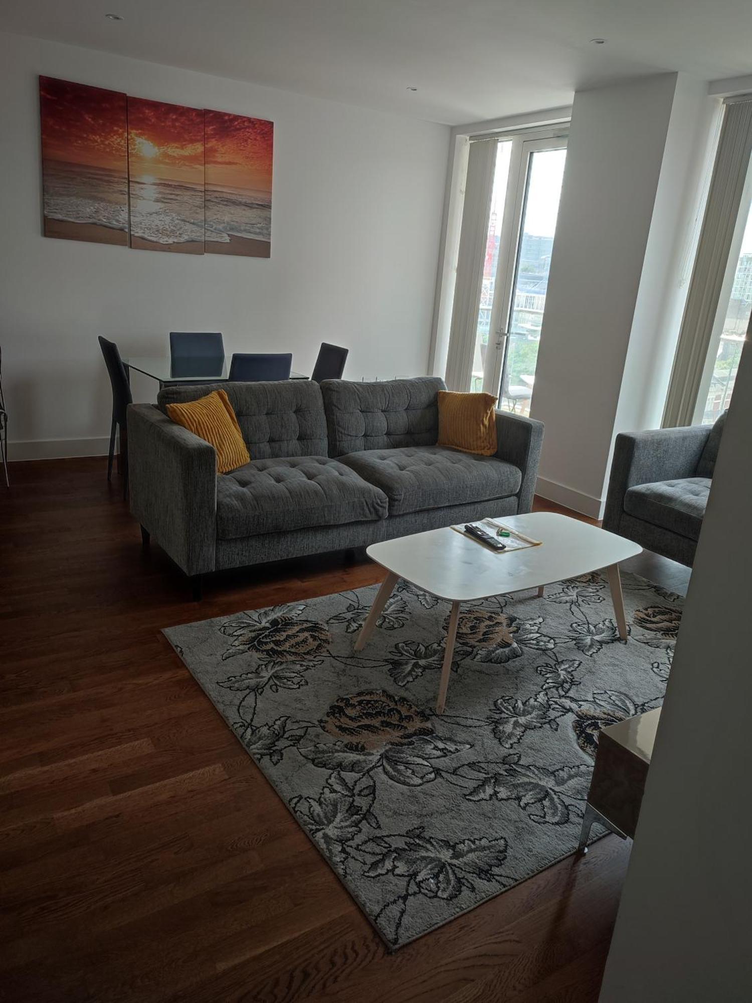 Grandeaur 2-bedrooom In Royal Asenal With Riverview Londra