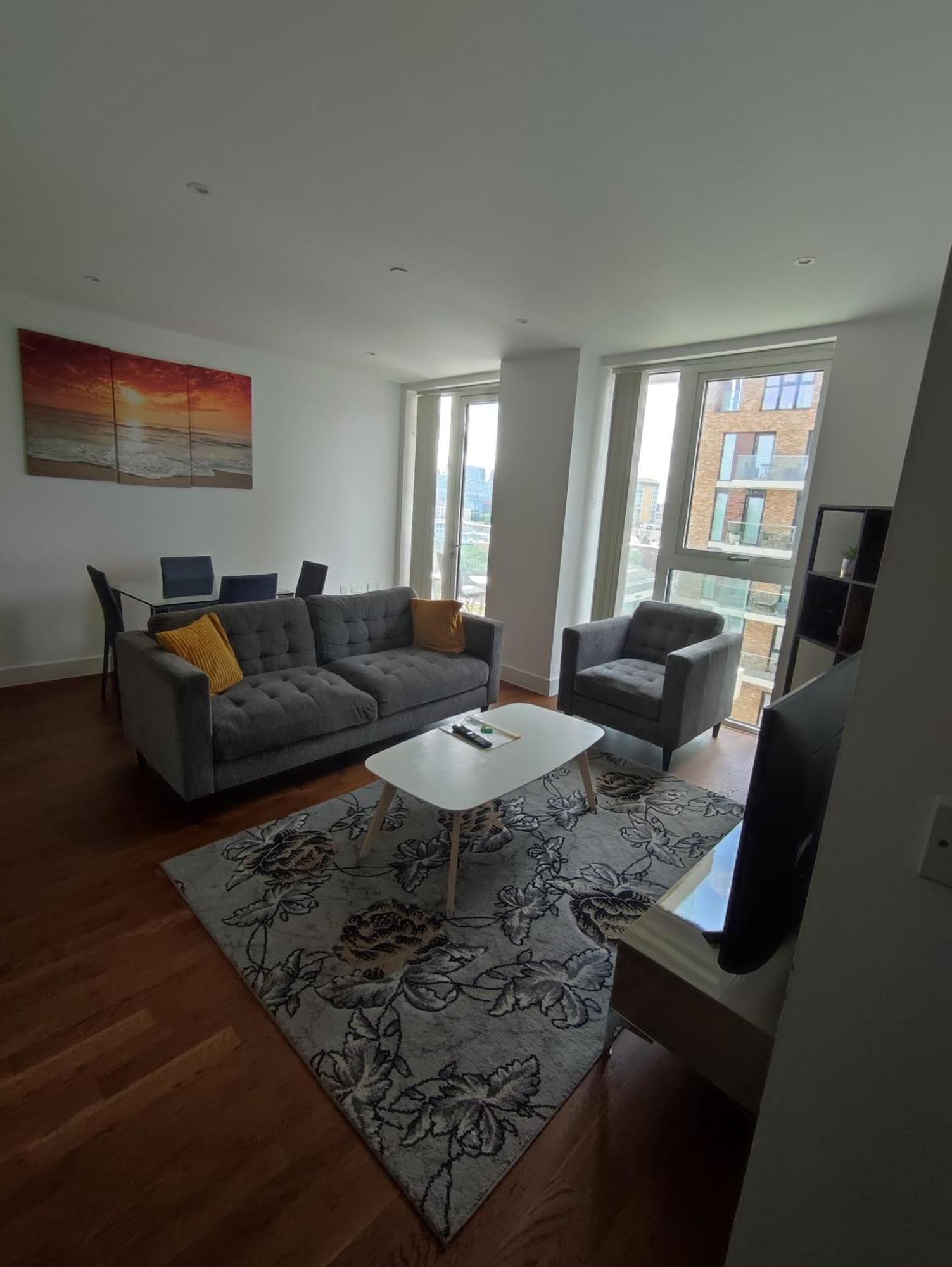 Appartamento Grandeaur 2-bedrooom In Royal Asenal With Riverview